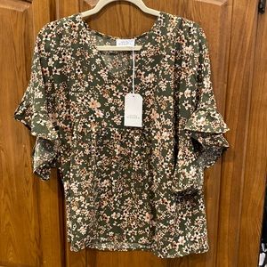 NWT Emily Wonder top size small